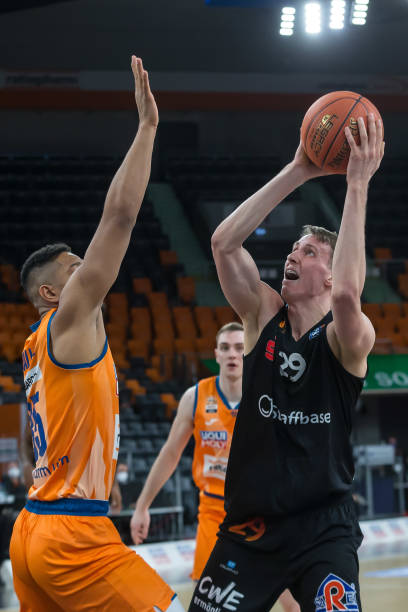 的地位逐渐 的地位逐渐