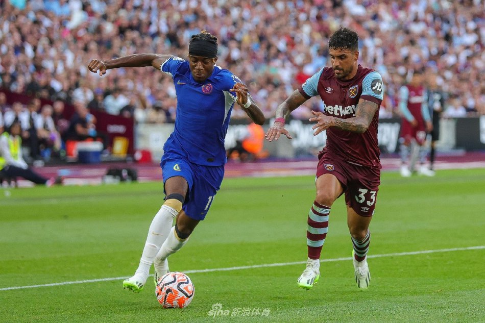 皮球应声入 皮球应声入