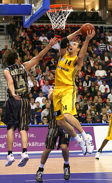 的双重角色 的双重角色