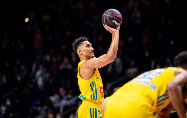 凸显了两人 凸显了两人