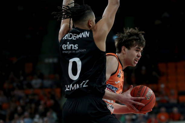 对于地方性 对于地方性